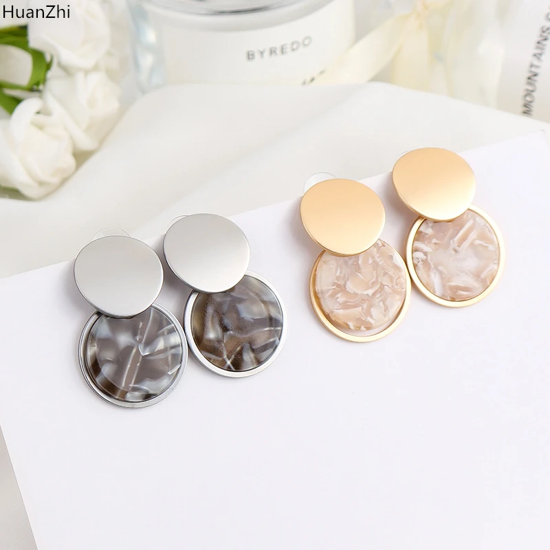 HUANZHI Vintage Design Metal Geometric Round Circle Stitching Acrylic Shell Stud Earrings for Women Girl Party Jewelry
HUANZHI Vintage Design Metal Geometric Round Circle Stitching Acrylic Shell Stud Earrings for Women Girl Party Jewelry