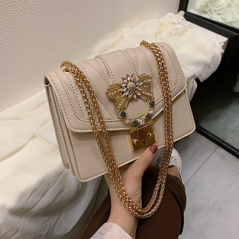 Female Crossbody Bags For Women 2019 High Quality PU Leather Luxury Handbags Designer Sac Ladies Diamonds Shoulder Messenger Bag
Female Crossbody Bags For Women 2019 High Quality PU Leather Luxury Handbags Designer Sac Ladies Diamonds Shoulder Messenger Bag