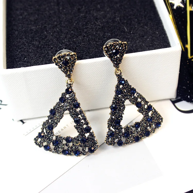 S925 Silver Needle long triangular pendant earrings Korean personality drop earrings jewelry
S925 Silver Needle long triangular pendant earrings Korean personality drop earrings jewelry