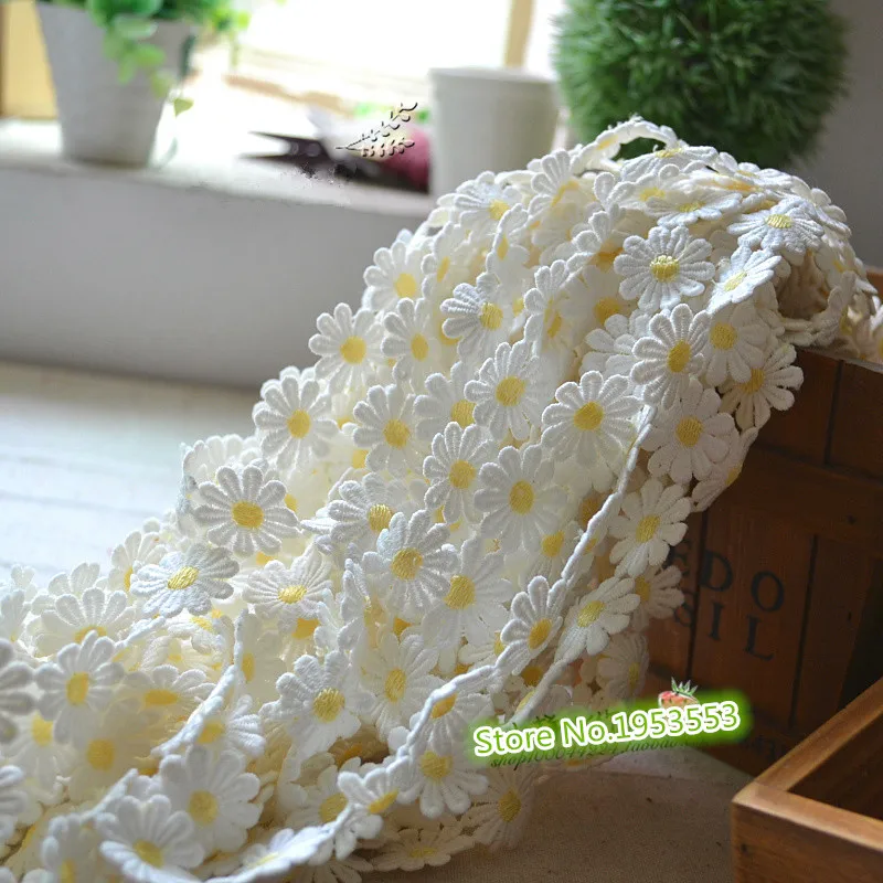15 yards/lot Hot Style Chain Little Marguerite Lace Trim Embroidery Ribbon Water Soluble Small Flower Lace Skirt Decorative
15 yards/lot Hot Style Chain Little Marguerite Lace Trim Embroidery Ribbon Water Soluble Small Flower Lace Skirt Decorative