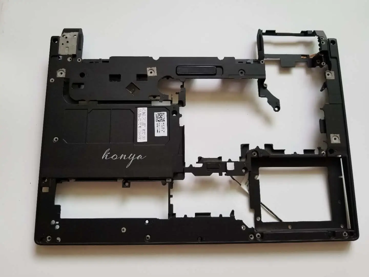 Новая Подлинная для Dell Studio XPS 1340 нижняя базовая крышка в сборе GGHNK 0GGHNK
Новая Подлинная для Dell Studio XPS 1340 нижняя базовая крышка в сборе GGHNK 0GGHNK