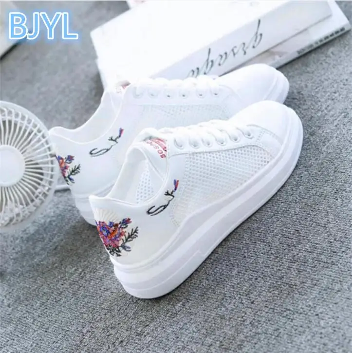 BJYL Summer small white shoes children breathable thick bottom casual shoes 2018 new mesh shoes hollow
BJYL Summer small white shoes children breathable thick bottom casual shoes 2018 new mesh shoes hollow