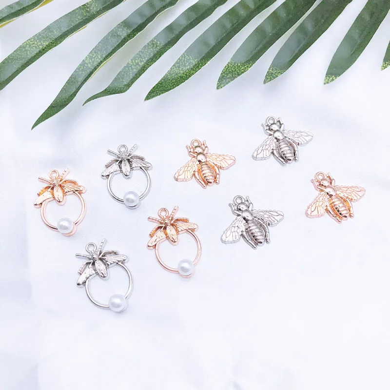 10pcs Bees Insect Charms Silver Gold Metal Pendants Pearl Bees Floating Earring Bracelets DIY Charms Jewelry Accessories YZ243
10pcs Bees Insect Charms Silver Gold Metal Pendants Pearl Bees Floating Earring Bracelets DIY Charms Jewelry Accessories YZ243