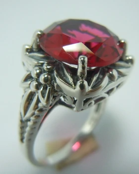 Classic plant pattern fashion trends The queen temperament The ancient silver ring
Classic plant pattern fashion trends The queen temperament The ancient silver ring