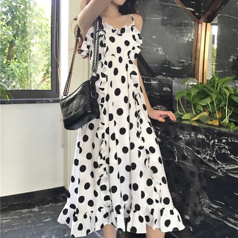 Korea Summer Dress 2019 Women Dress White Wave point Spaghetti Strap Dress Retro Sexy Ruffles Party Dresses Vestidos
Korea Summer Dress 2019 Women Dress White Wave point Spaghetti Strap Dress Retro Sexy Ruffles Party Dresses Vestidos