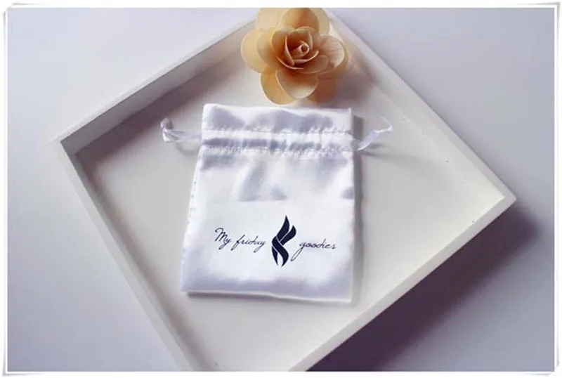 Costumizes logo satin bag Jewellry Package satin Pouch satin gift bag drawing bag
Costumizes logo satin bag Jewellry Package satin Pouch satin gift bag drawing bag