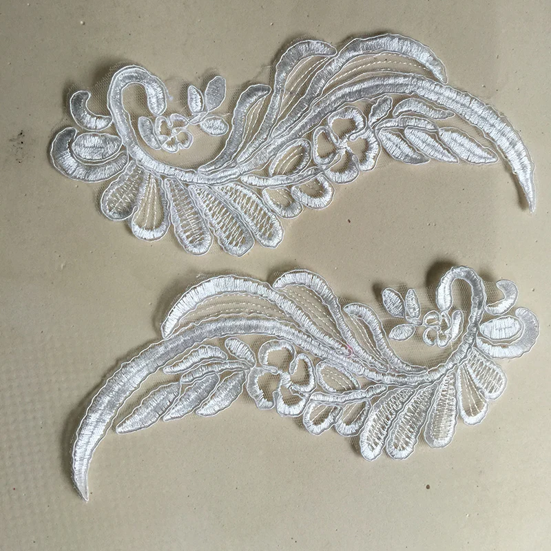 beautiful vintage 28*32 cm water soluble embroidered fake sewing neckline DIY fabric aplplique lace collar
beautiful vintage 28*32 cm water soluble embroidered fake sewing neckline DIY fabric aplplique lace collar