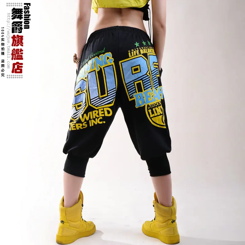 2014 New fashion Women Hip hop harem trousers Pockets capris ds costume loose Letter pattern Black female dance pants
2014 New fashion Women Hip hop harem trousers Pockets capris ds costume loose Letter pattern Black female dance pants