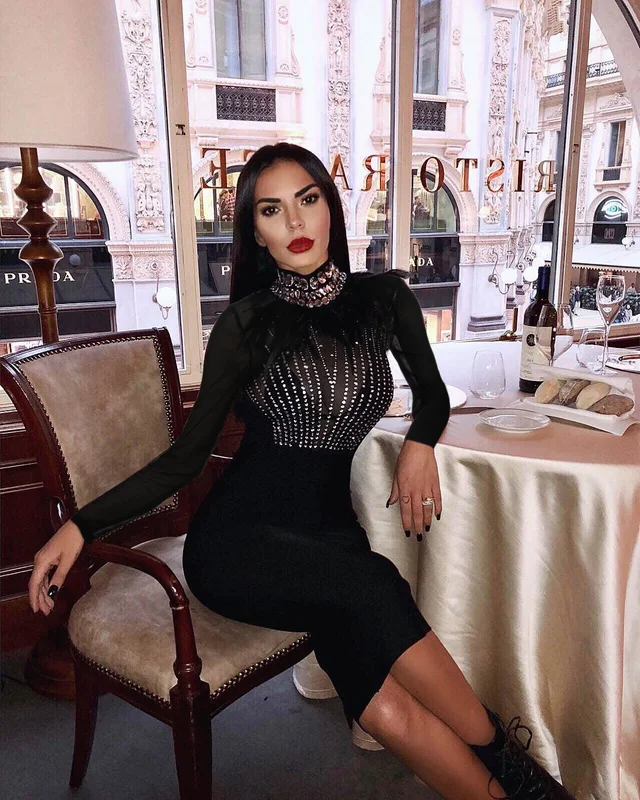 High Quality Celebrity Black Long Mesh Sleeve Feather Beading Rayon Bandage Dress Party Bodycon Dress
High Quality Celebrity Black Long Mesh Sleeve Feather Beading Rayon Bandage Dress Party Bodycon Dress