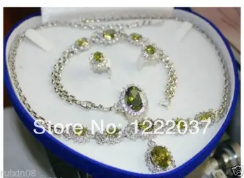 elegant women 's fashion set Throws green crystal necklace bracelet earring ring
elegant women 's fashion set Throws green crystal necklace bracelet earring ring