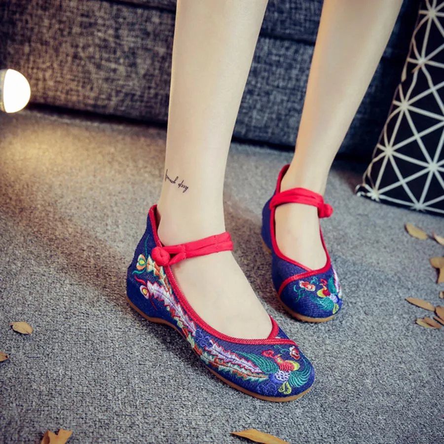 Chinese Style Pretty Embroider Women'S Shoes Anti-Slip Cow Muscle Bottom Dance / Wedding Women's Shoes Comfortable Shoes Female
Chinese Style Pretty Embroider Women'S Shoes Anti-Slip Cow Muscle Bottom Dance / Wedding Women's Shoes Comfortable Shoes Female