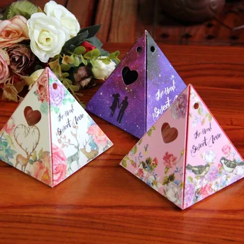 Triangular Pyramid Style Candy Box Wedding Favors Party Supplies Paper Gift Boxes with THANKS Card Chocolate Box
Triangular Pyramid Style Candy Box Wedding Favors Party Supplies Paper Gift Boxes with THANKS Card Chocolate Box