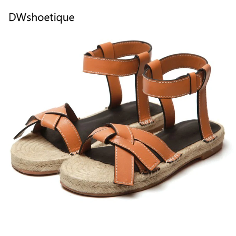2109 new women summer sandals all genuine leather fashion cross-tied Straw rope heels flat with women shoes sandals outdoor
2109 new women summer sandals all genuine leather fashion cross-tied Straw rope heels flat with women shoes sandals outdoor