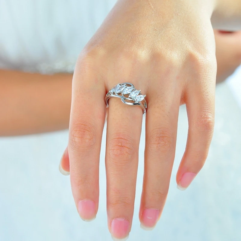 Rinhoo Crystal rings for women men couple lovers gift Stainless Steel Love Ring Engagement Wedding rings
Rinhoo Crystal rings for women men couple lovers gift Stainless Steel Love Ring Engagement Wedding rings