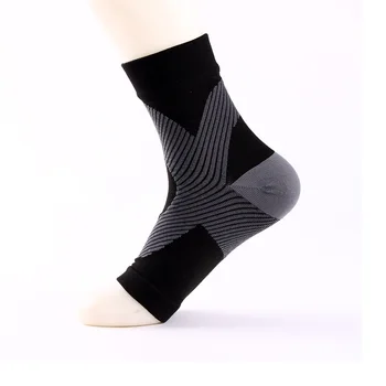 Men Sports Fingerless Socks Foot Wrist Ankle Protection Elastic Compression Ankle Brace Wraps for Hiking Cycling Basketball
Men Sports Fingerless Socks Foot Wrist Ankle Protection Elastic Compression Ankle Brace Wraps for Hiking Cycling Basketball