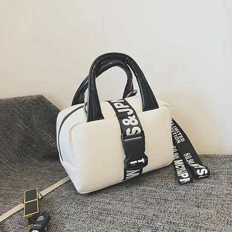 Fashion Handbags Women Bags Designer Fashion Printed Letter Portable Small Square Bag Wild Shoulder Bag Messenger Bag
Fashion Handbags Women Bags Designer Fashion Printed Letter Portable Small Square Bag Wild Shoulder Bag Messenger Bag