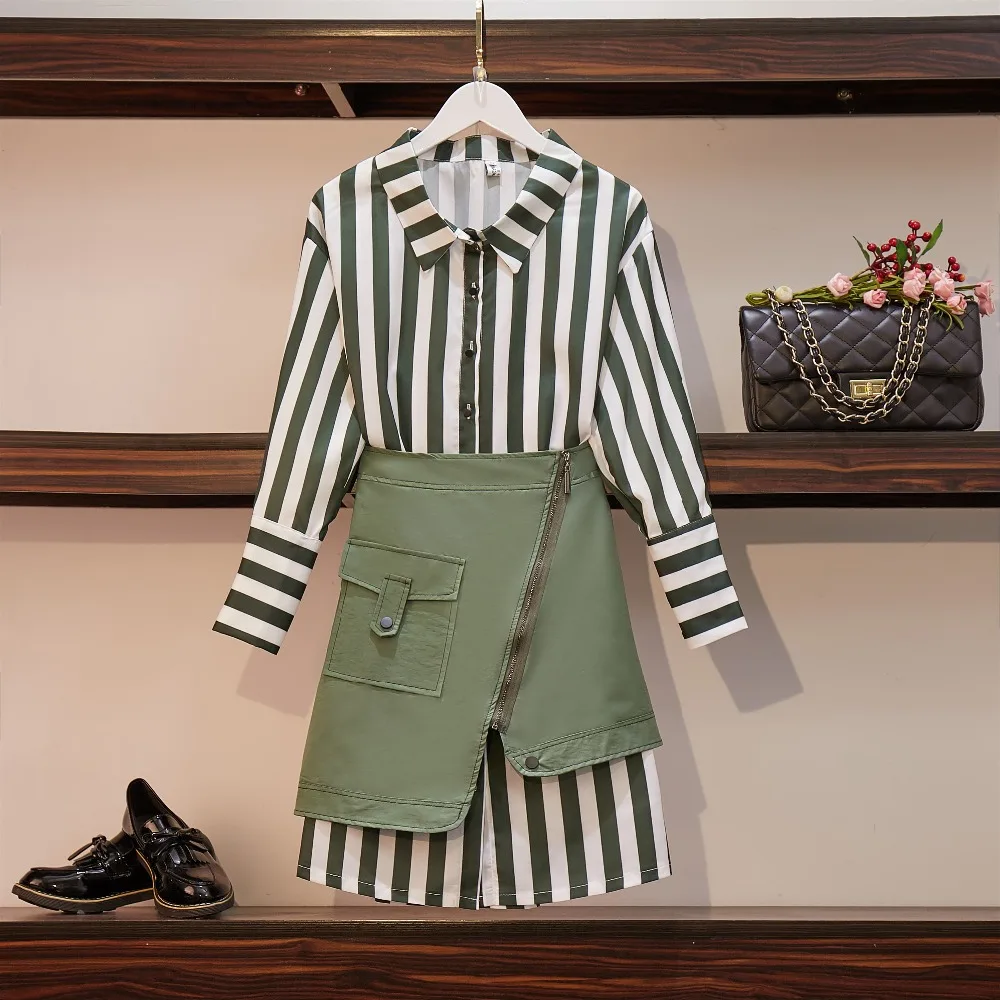 HAMALIEL 2019 Spring 2 Piece Set Dress Plus Size Green Striped Long Shirt Women Suits + Irregular Zippers Pocket Mini Skirt Suit
HAMALIEL 2019 Spring 2 Piece Set Dress Plus Size Green Striped Long Shirt Women Suits + Irregular Zippers Pocket Mini Skirt Suit