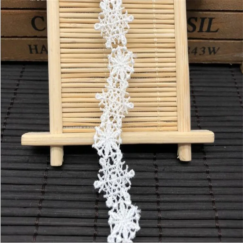 Ivory Polyester Heart Embroidered Lace Edge Trim Fabric Ribbon Handmade DIY Sewing Supplies Craft Decoration
Ivory Polyester Heart Embroidered Lace Edge Trim Fabric Ribbon Handmade DIY Sewing Supplies Craft Decoration