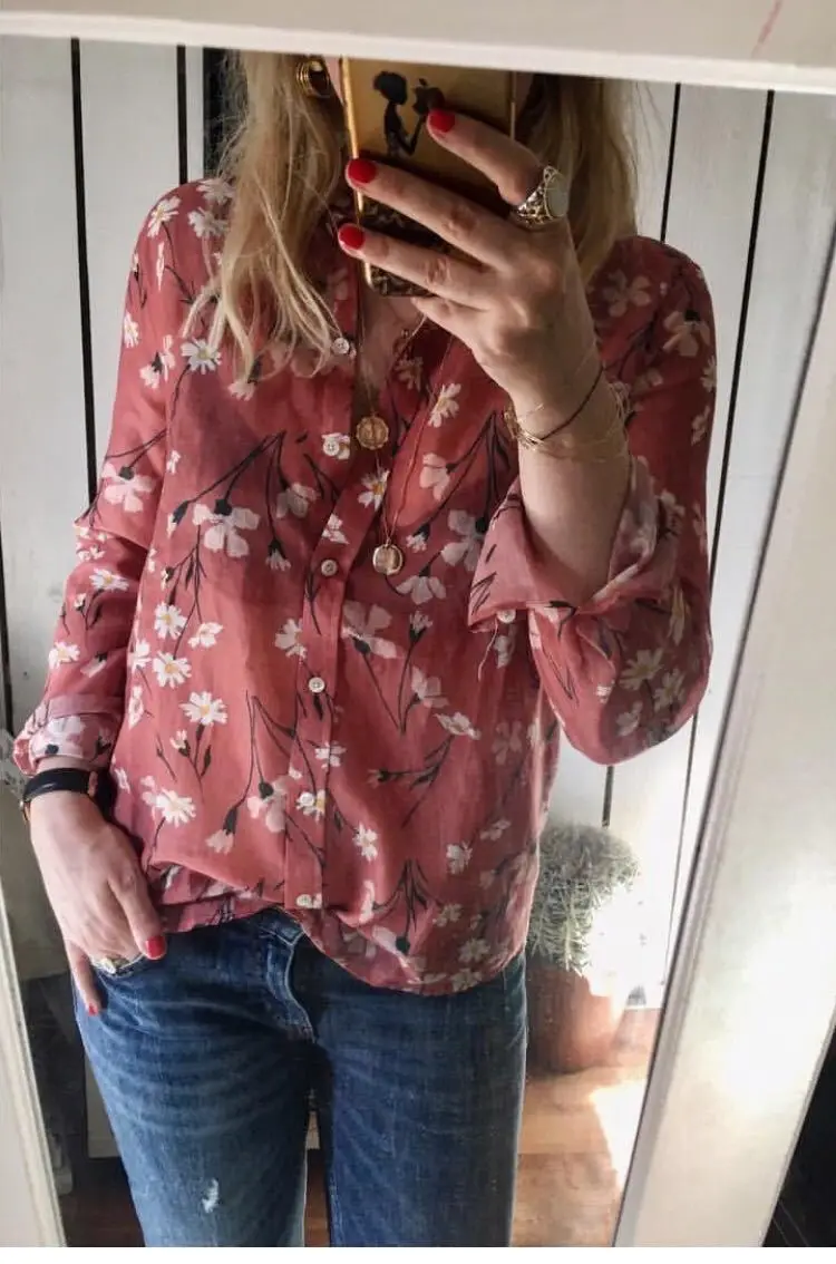Silk Blend Women Fresh Daisy Floral Print Turn-down Neck Blouse Shirt - 2019 Ladies Printing Top
Silk Blend Women Fresh Daisy Floral Print Turn-down Neck Blouse Shirt - 2019 Ladies Printing Top