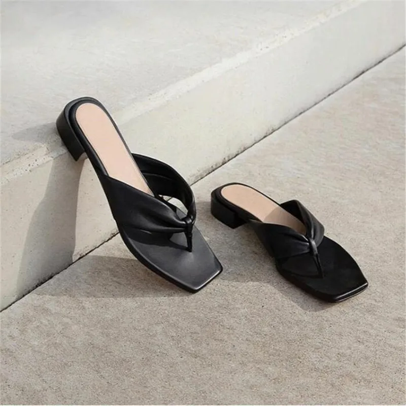 Fashion Leather Ladies Slippers Sandals Summer Women Sexy Square Toe Beach Mules Slip On Heels Flip Flops Womens Slippers 2019
Fashion Leather Ladies Slippers Sandals Summer Women Sexy Square Toe Beach Mules Slip On Heels Flip Flops Womens Slippers 2019