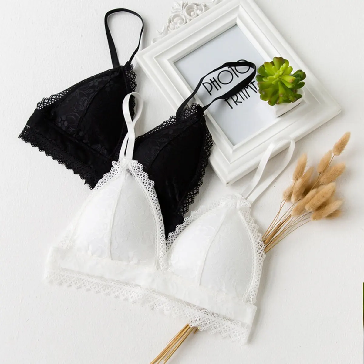 Women Girls Bra Floral Lace Bralette Bustier Crop Top Triangle Padded Bra Underwear
Women Girls Bra Floral Lace Bralette Bustier Crop Top Triangle Padded Bra Underwear