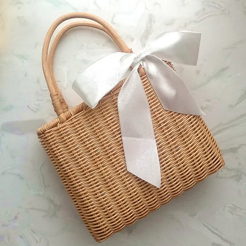New Rattan Handle Woven Bag Flowers Straw Bag Leisure Vacation Tote Beach Bag For Women Luxury Handbags Designer shopping basket
New Rattan Handle Woven Bag Flowers Straw Bag Leisure Vacation Tote Beach Bag For Women Luxury Handbags Designer shopping basket