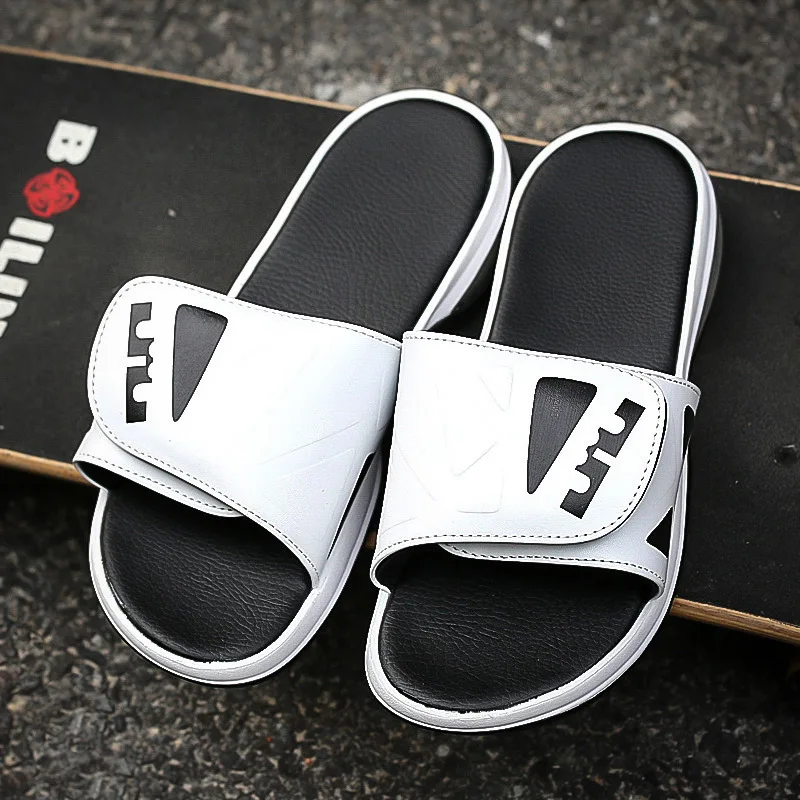 2018 new summer cushion slippers personalized couple wearing a word dragging tide.
2018 new summer cushion slippers personalized couple wearing a word dragging tide.