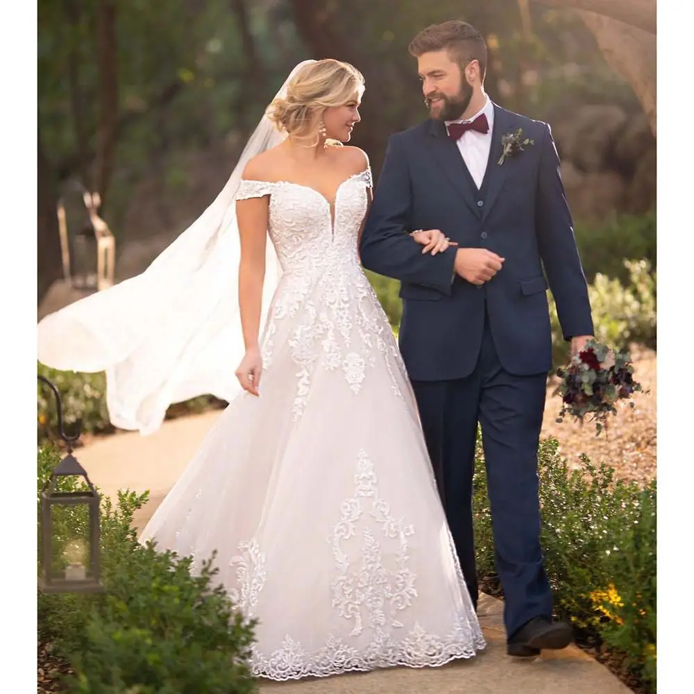 Off The Shoulder Lace And Tulle Elegant A Line V Neck Wedding Dress Appliques Country Garden Floor Length Bridal Gown
Off The Shoulder Lace And Tulle Elegant A Line V Neck Wedding Dress Appliques Country Garden Floor Length Bridal Gown