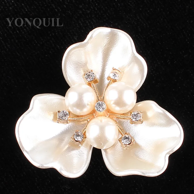 38*40 MM Fashion rhinestone peal buttons center flower women wedding hair scrapbooking hats DIY accessories 12pcs/lot MYQB051
38*40 MM Fashion rhinestone peal buttons center flower women wedding hair scrapbooking hats DIY accessories 12pcs/lot MYQB051