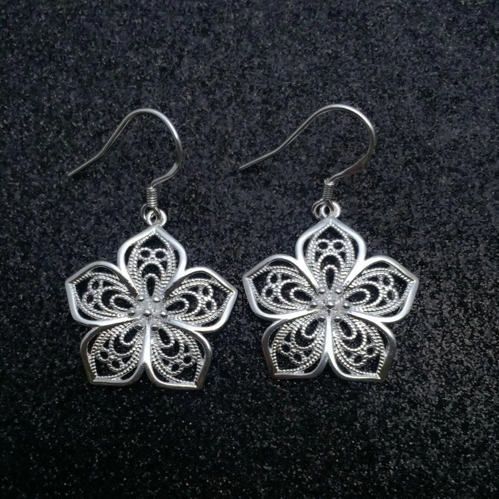 Fashion Silver Plated Hollow Flower Drop Dangle Hook Earrings Lady Party Jewelry boho
Fashion Silver Plated Hollow Flower Drop Dangle Hook Earrings Lady Party Jewelry boho