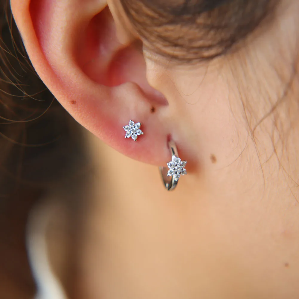 2018 charming lovely flower earring set 100% 925 sterling silver 5mm minimal cz flower cute girl gift dainty fashion earrings
2018 charming lovely flower earring set 100% 925 sterling silver 5mm minimal cz flower cute girl gift dainty fashion earrings