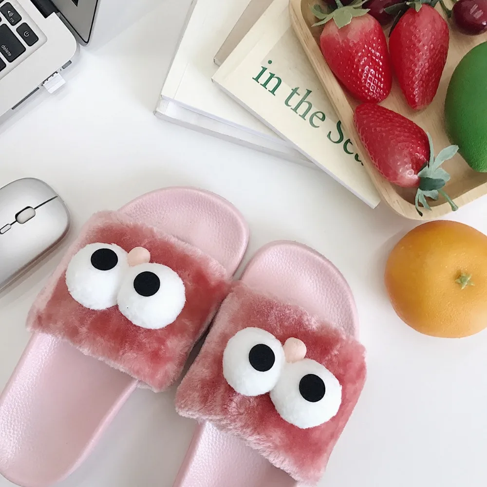 Korean version of cute funny cartoon big eyes fur slippers fashion slip indoor comfortable slippers.
Korean version of cute funny cartoon big eyes fur slippers fashion slip indoor comfortable slippers.
