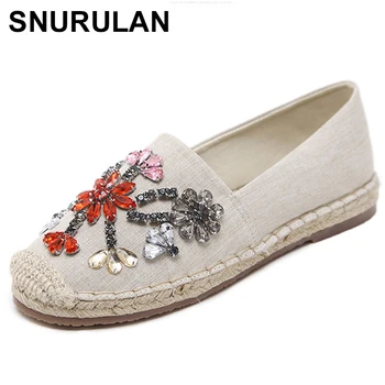 SNURULAN 2018 New Color Rhinestone Slip-On Loafers Flower Women Canvas Flat Shoes Fashion Breathable Casual Lazy Flats E511 
SNURULAN 2018 New Color Rhinestone Slip-On Loafers Flower Women Canvas Flat Shoes Fashion Breathable Casual Lazy Flats E511