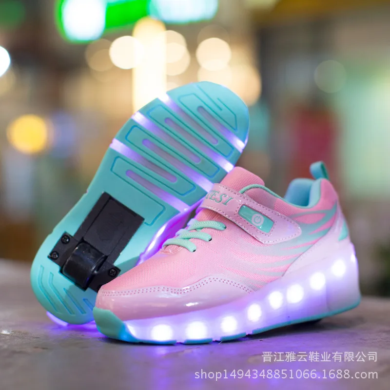 Wholesale Single Wheel Switch LED Light Children's Roller Skate Shoes Light Material Pulley Footwear Shoes with Wheels
Wholesale Single Wheel Switch LED Light Children's Roller Skate Shoes Light Material Pulley Footwear Shoes with Wheels