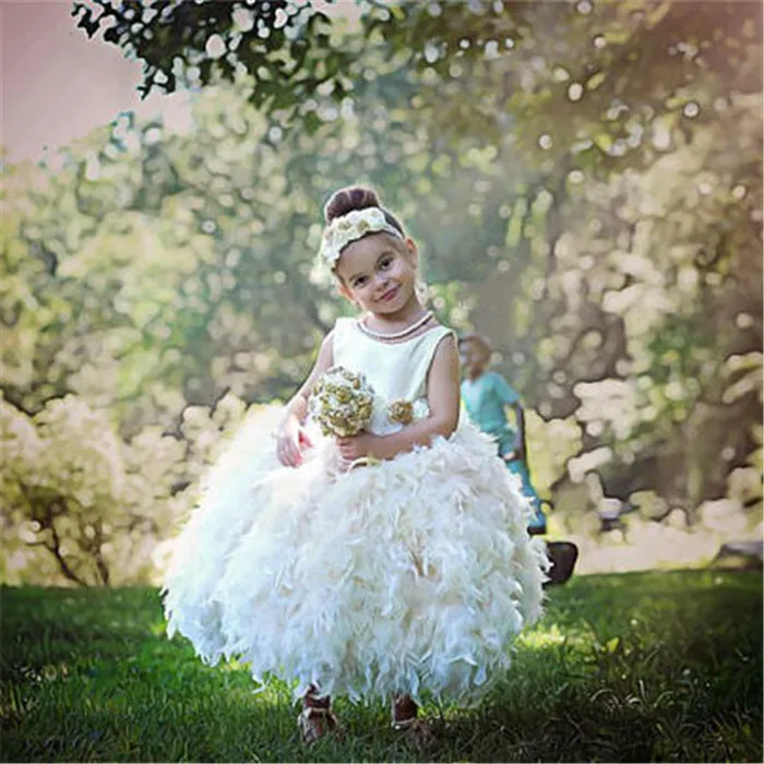 Stunning ivory flower girl dress feather tutu dress with 3D flowers handmade girls birthday pageant gown christening dress
Stunning ivory flower girl dress feather tutu dress with 3D flowers handmade girls birthday pageant gown christening dress