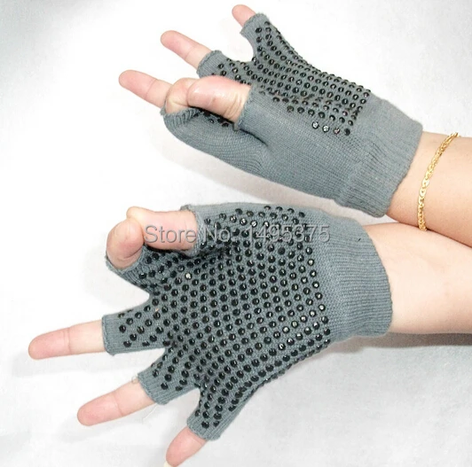 120pairs/lot YOGA gloves mitts style, Ladies' Casual Cotton yoga gloves,non-slip gloves,Light Grey
120pairs/lot YOGA gloves mitts style, Ladies' Casual Cotton yoga gloves,non-slip gloves,Light Grey