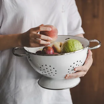 Retro nostalgic porcelain enamel drain round basket home hollowing wash vegetable basket creative round kitchen fruit basin
Retro nostalgic porcelain enamel drain round basket home hollowing wash vegetable basket creative round kitchen fruit basin