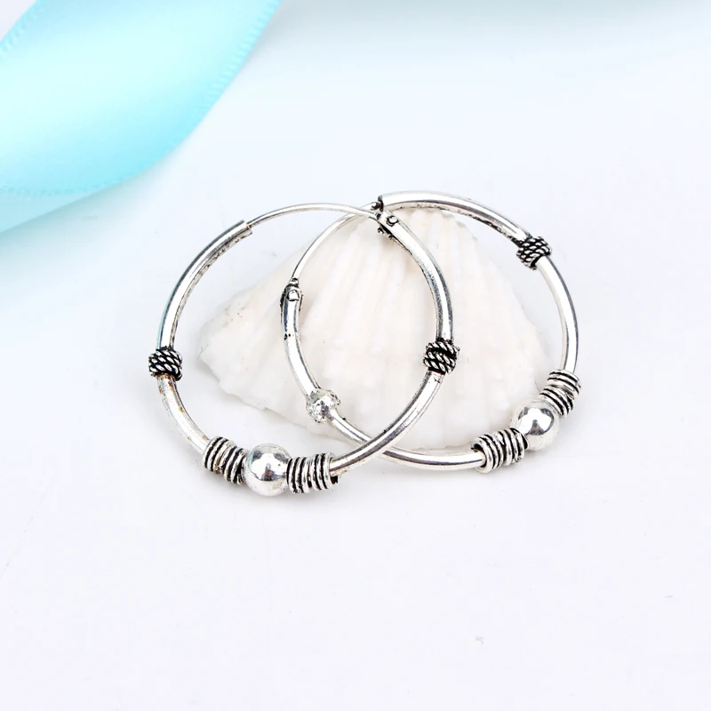 1pair 24mm Bohemian Vintage Silver Color Circle Hoop Earrings for Women Simple Earrings Hook Pierced Cuff Brincos Bijoux Jewelry
1pair 24mm Bohemian Vintage Silver Color Circle Hoop Earrings for Women Simple Earrings Hook Pierced Cuff Brincos Bijoux Jewelry
