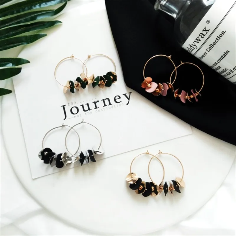 Japan And South Korea Trendy Geometric Round Sequins Pendant Alloy Earrings Women's Fashion Personalized Jewelry Accessories 
Japan And South Korea Trendy Geometric Round Sequins Pendant Alloy Earrings Women's Fashion Personalized Jewelry Accessories