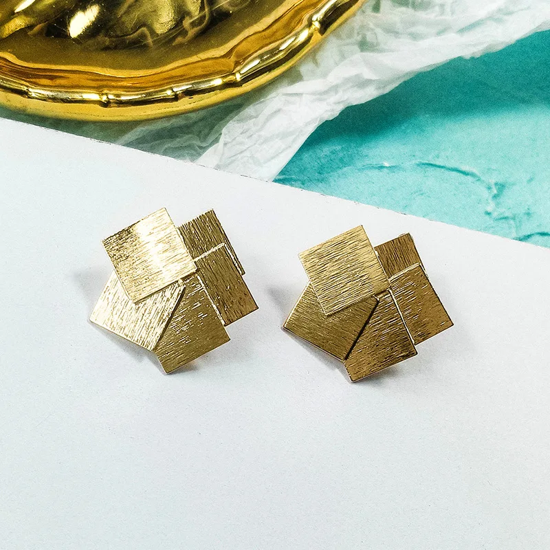 New Fashion Geometric metal Stud Earrings For Women gold and silver color earrings Fashion Accessories Elegant Boucle D'oreille
New Fashion Geometric metal Stud Earrings For Women gold and silver color earrings Fashion Accessories Elegant Boucle D'oreille