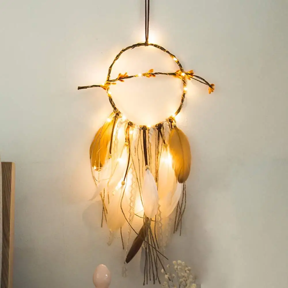 LED Feather Dream Catcher Hanging Ornaments with Gold Dipped Glitter Feathers Bohemian Wedding Bedroom Decorations Decor Craft
LED Feather Dream Catcher Hanging Ornaments with Gold Dipped Glitter Feathers Bohemian Wedding Bedroom Decorations Decor Craft