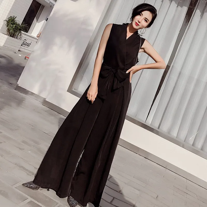 2019 Summer Women Elegant V-Neck Jumpsuit Women Bow Sashes Sleeveless Loose Wide Leg Jumpsuit
2019 Summer Women Elegant V-Neck Jumpsuit Women Bow Sashes Sleeveless Loose Wide Leg Jumpsuit