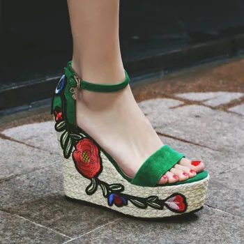 Fashion Women Sandals Summer Wedges Women's Sandals embroidery Platform Small floral Flip Flops open toe high-heeled Women shoe
Fashion Women Sandals Summer Wedges Women's Sandals embroidery Platform Small floral Flip Flops open toe high-heeled Women shoe