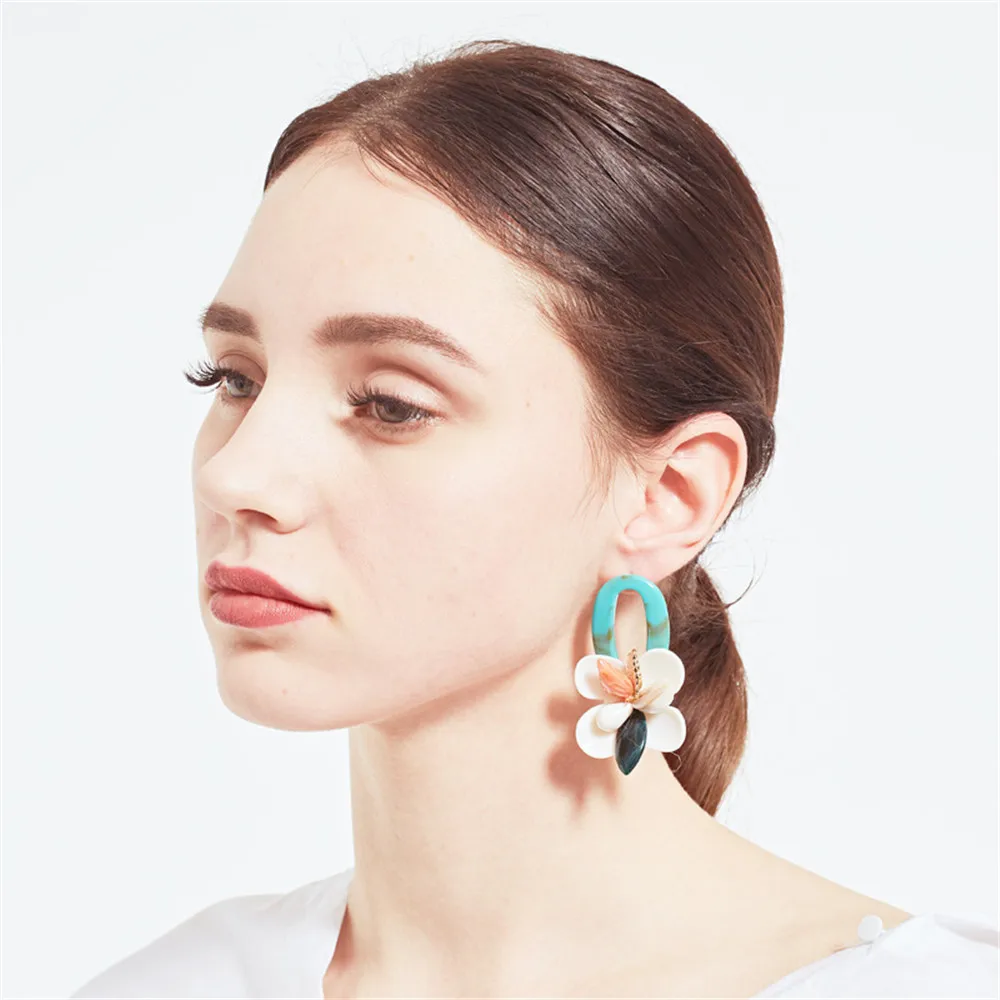 CRLEY New Classic Big Shell Flower Stud Earrings Exaggerated Earrings For Women's Fashion Temperament Earrings Jewelry
CRLEY New Classic Big Shell Flower Stud Earrings Exaggerated Earrings For Women's Fashion Temperament Earrings Jewelry