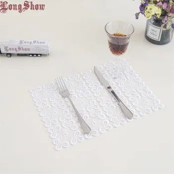 White Color 1Lot/4pcs 25x30cm Quality Luxury Pure Polyester Embroidered Plaid Placemats
White Color 1Lot/4pcs 25x30cm Quality Luxury Pure Polyester Embroidered Plaid Placemats