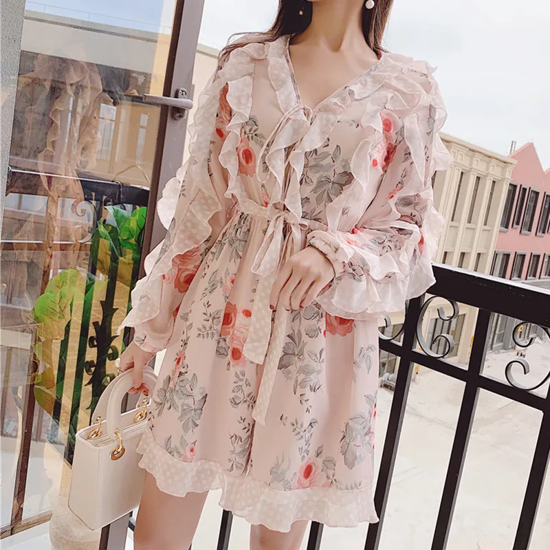 2019 Brand Floral Print Ruffles Polka Dot Long Sleeve Chiffon Romper Women Summer V-neck Holiday Overalls Belt Short Jumpsuit
2019 Brand Floral Print Ruffles Polka Dot Long Sleeve Chiffon Romper Women Summer V-neck Holiday Overalls Belt Short Jumpsuit