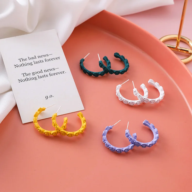 Korea Elegant Rose Flower Simple Colorful Paint Hoop Earrings For Women Fashion Jewelry Geometric Semicircle Hoops Brincos
Korea Elegant Rose Flower Simple Colorful Paint Hoop Earrings For Women Fashion Jewelry Geometric Semicircle Hoops Brincos