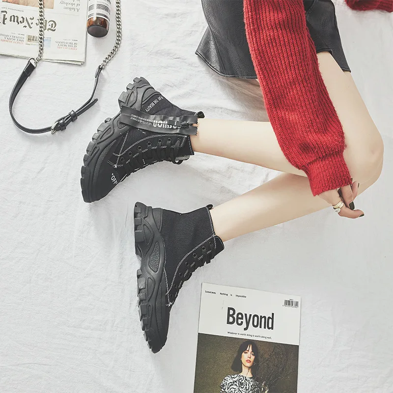 2019 new Autumn and winter new leather ankle boots Flat bottom strap women's shoes ins Martin boots children leisure
2019 new Autumn and winter new leather ankle boots Flat bottom strap women's shoes ins Martin boots children leisure