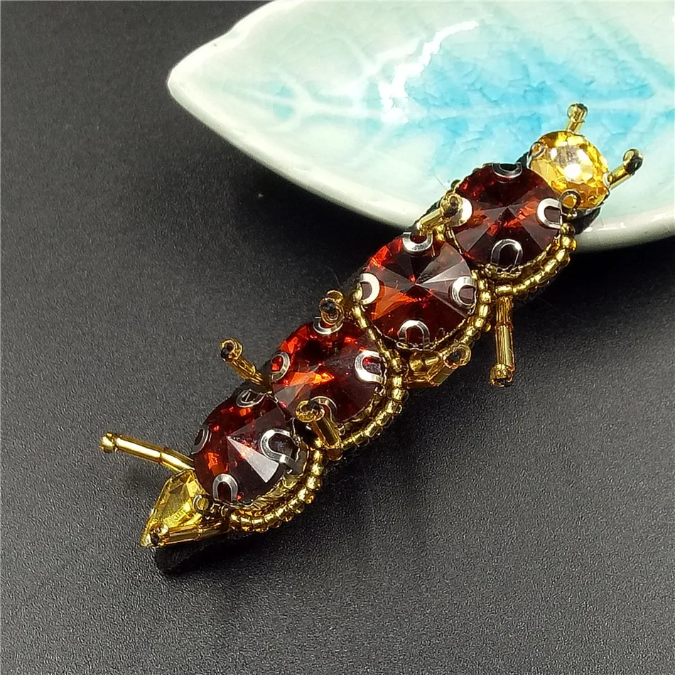7*2cm Rhineston beaded Patches insect Sew on sequined pearl patch for clothing beading Applique
7*2cm Rhineston beaded Patches insect Sew on sequined pearl patch for clothing beading Applique