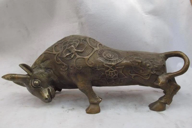 Chinese Folk Classical Vintage Copper Bronze lotus ox bull Art sculpture Statue
Chinese Folk Classical Vintage Copper Bronze lotus ox bull Art sculpture Statue